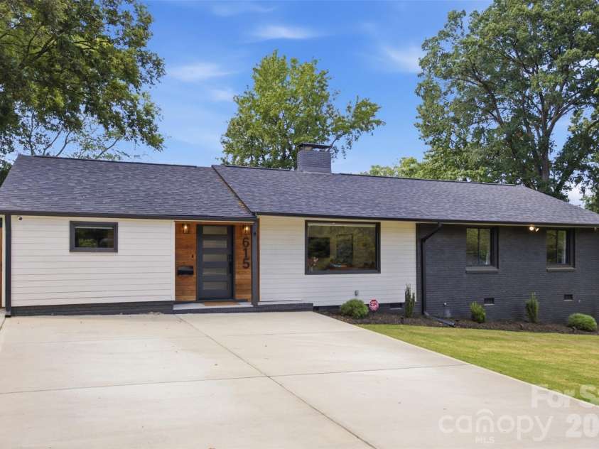 615 Manhasset Road, Charlotte, NC 28209.  MLS# CAR4414144, YatesRealty ID 45251. 