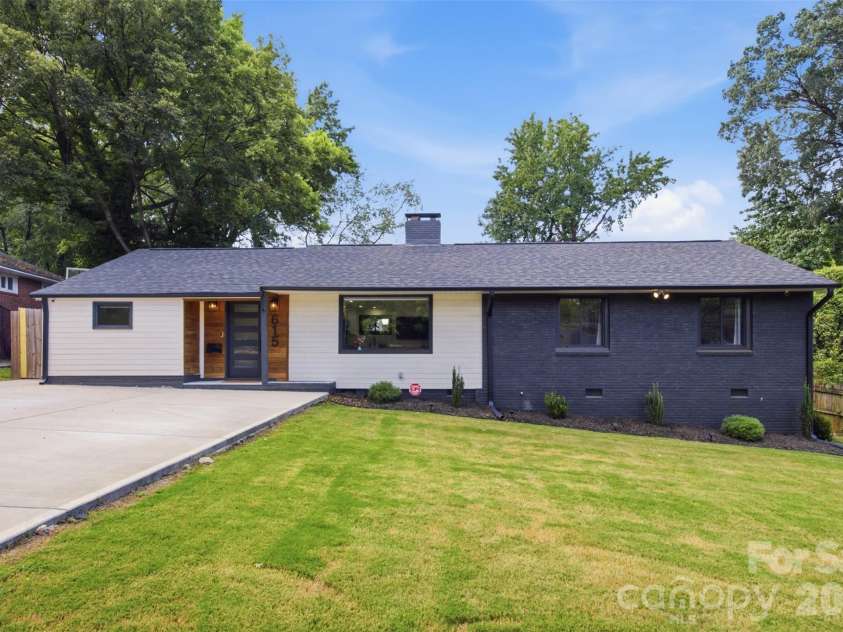 615 Manhasset Road, Charlotte, NC 28209.  MLS# CAR4414144, YatesRealty ID 45251. 