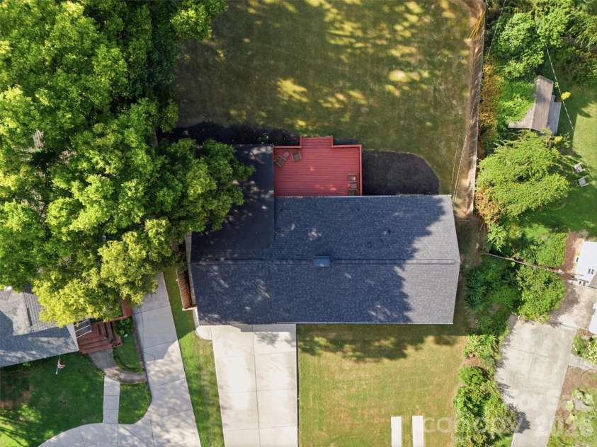 615 Manhasset Road, Charlotte, NC 28209.  MLS# CAR4414144, YatesRealty ID 45251. 