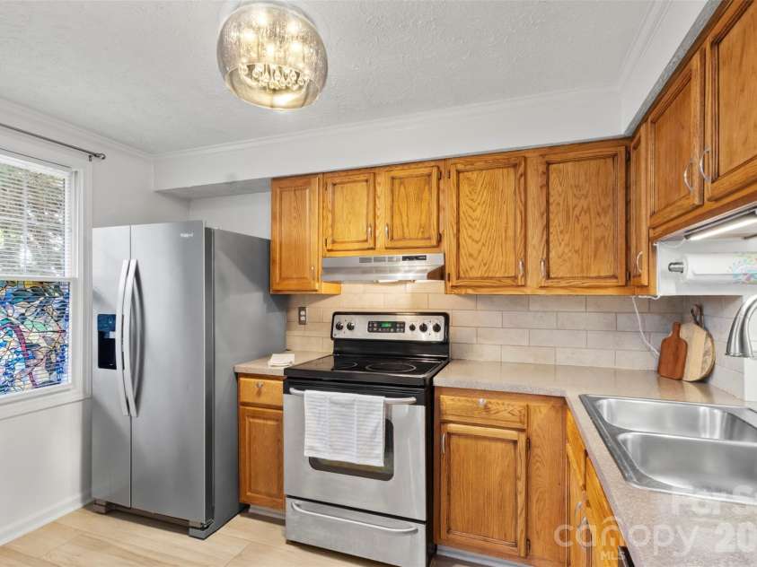 7320 Pebblestone Drive, Charlotte, NC 28212.  MLS# CAR4413756, YatesRealty ID 45255. 
