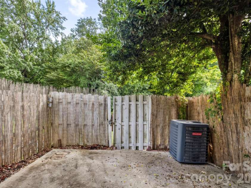 7320 Pebblestone Drive, Charlotte, NC 28212.  MLS# CAR4413756, YatesRealty ID 45255. 