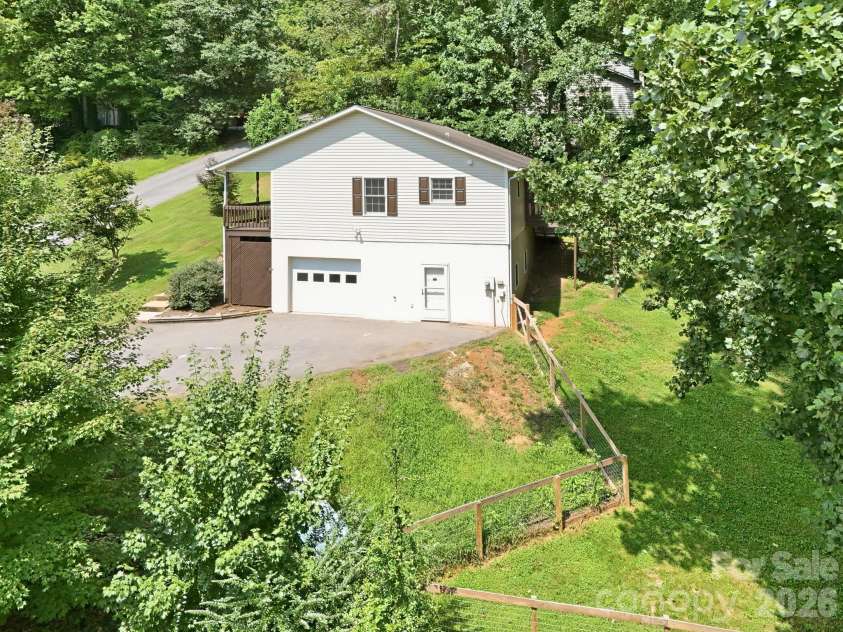 16 Westwood Drive, Candler, NC 28715.  MLS# CAR4413861, YatesRealty ID 45256. 