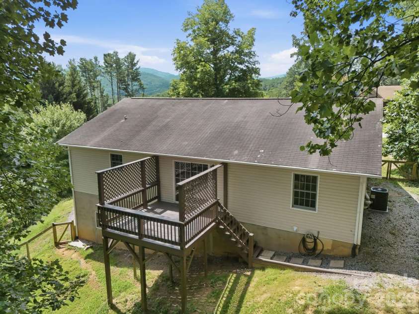 16 Westwood Drive, Candler, NC 28715.  MLS# CAR4413861, YatesRealty ID 45256. 