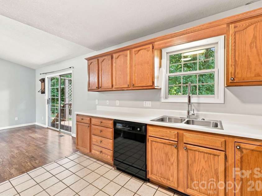 16 Westwood Drive, Candler, NC 28715.  MLS# CAR4413861, YatesRealty ID 45256. 