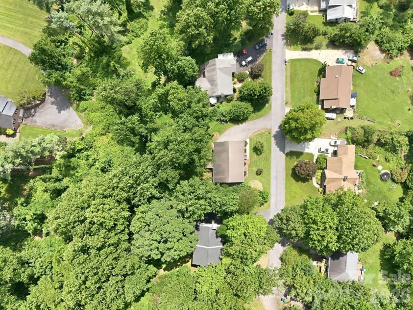 16 Westwood Drive, Candler, NC 28715.  MLS# CAR4413861, YatesRealty ID 45256. 