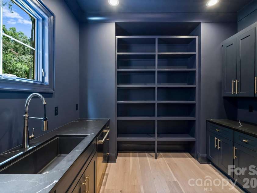 2409 Brandermill Place, Charlotte, NC 28226.  MLS# CAR4412996, YatesRealty ID 45258. 