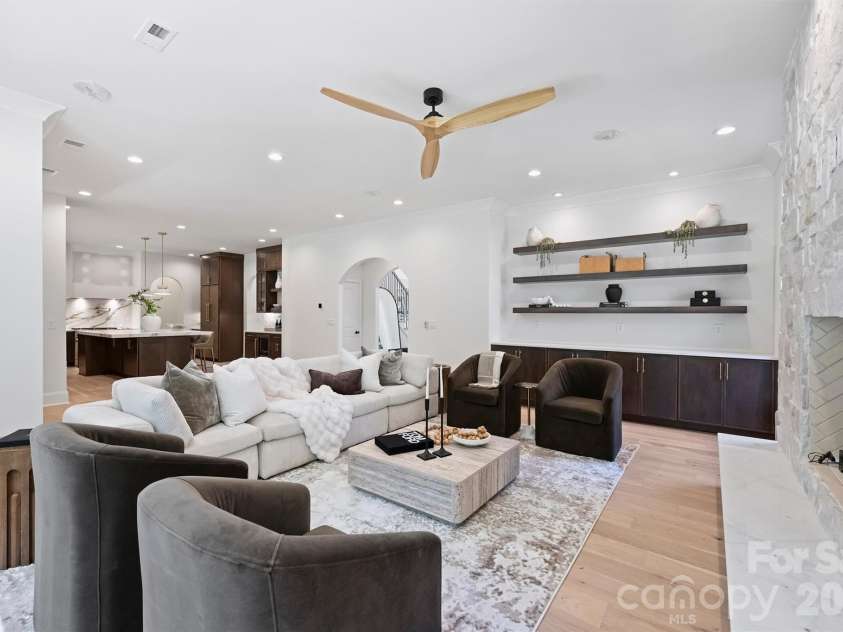 2409 Brandermill Place, Charlotte, NC 28226.  MLS# CAR4412996, YatesRealty ID 45258. 