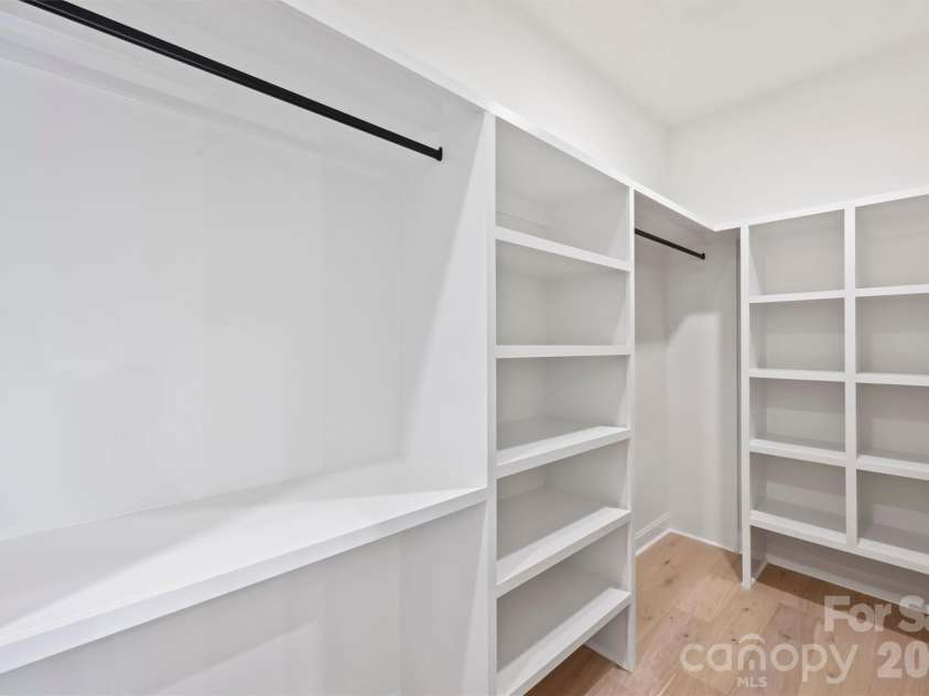 2409 Brandermill Place, Charlotte, NC 28226.  MLS# CAR4412996, YatesRealty ID 45258. 