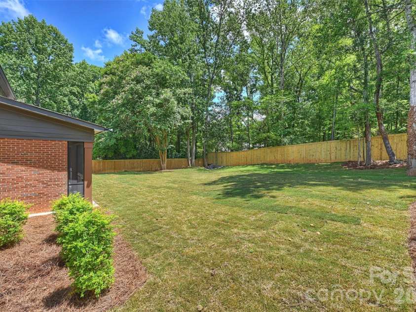 2409 Brandermill Place, Charlotte, NC 28226.  MLS# CAR4412996, YatesRealty ID 45258. 