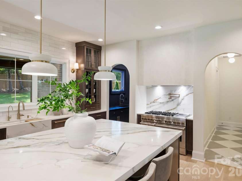 2409 Brandermill Place, Charlotte, NC 28226.  MLS# CAR4412996, YatesRealty ID 45258. 