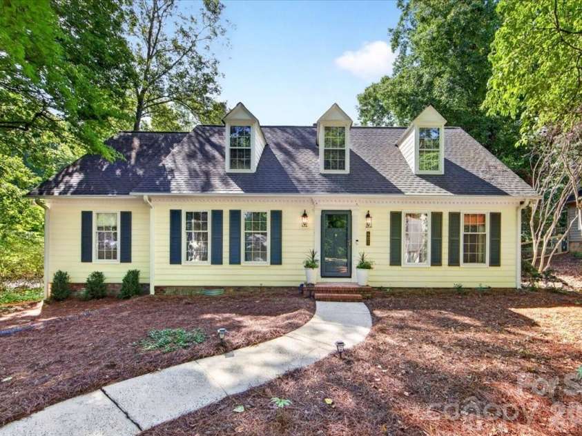 401 Kingsley Drive, Charlotte, NC 28270.  MLS# CAR4412332, YatesRealty ID 45259. 