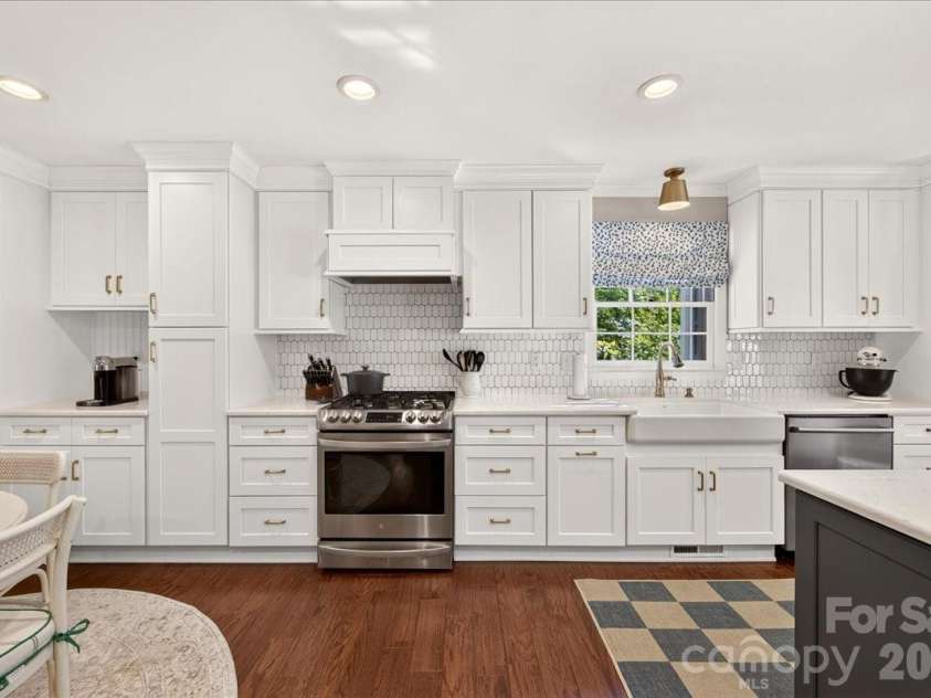 401 Kingsley Drive, Charlotte, NC 28270.  MLS# CAR4412332, YatesRealty ID 45259. 
