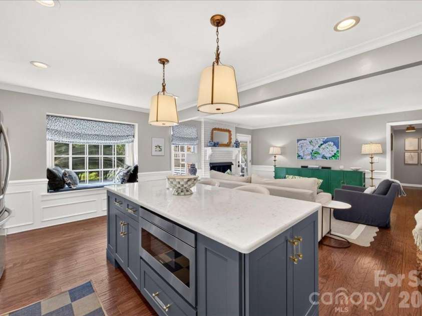 401 Kingsley Drive, Charlotte, NC 28270.  MLS# CAR4412332, YatesRealty ID 45259. 