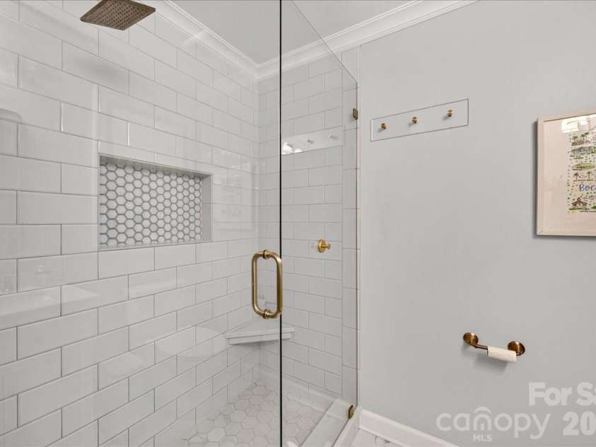 401 Kingsley Drive, Charlotte, NC 28270.  MLS# CAR4412332, YatesRealty ID 45259. 