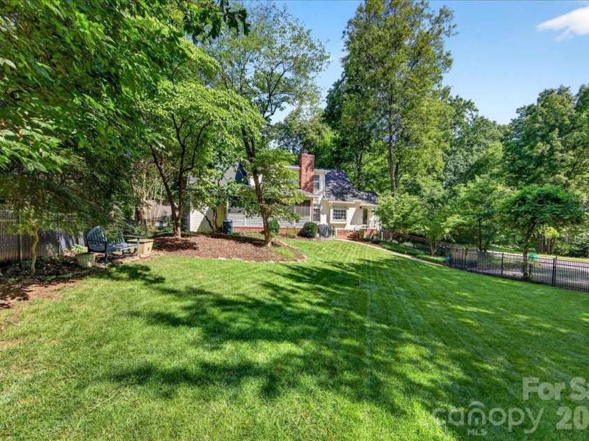 401 Kingsley Drive, Charlotte, NC 28270.  MLS# CAR4412332, YatesRealty ID 45259. 