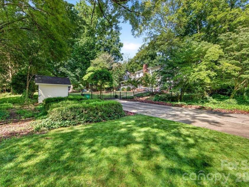 401 Kingsley Drive, Charlotte, NC 28270.  MLS# CAR4412332, YatesRealty ID 45259. 