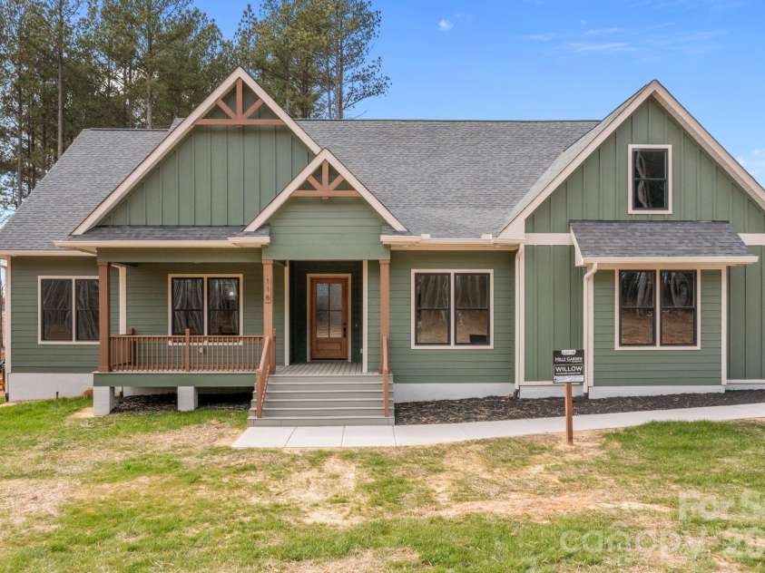 116 Taylors Garden Way, Statesville, NC 28625.  MLS# CAR4341025, YatesRealty ID 4526. 