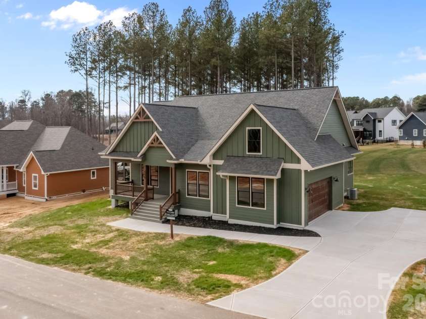 116 Taylors Garden Way, Statesville, NC 28625.  MLS# CAR4341025, YatesRealty ID 4526. 