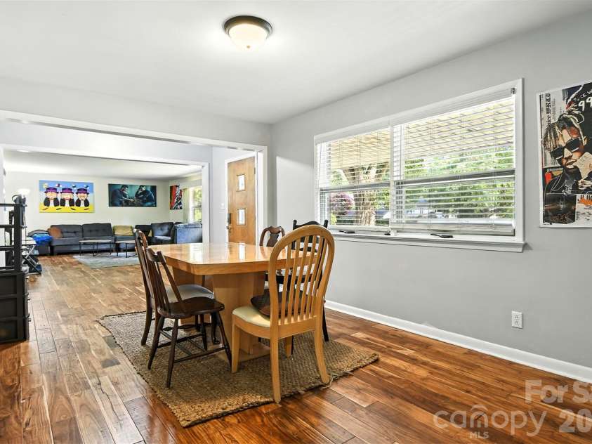 26 33rd Avenue, Hickory, NC 28601.  MLS# CAR4283584, YatesRealty ID 4526. 