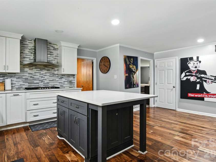 26 33rd Avenue, Hickory, NC 28601.  MLS# CAR4283584, YatesRealty ID 4526. 