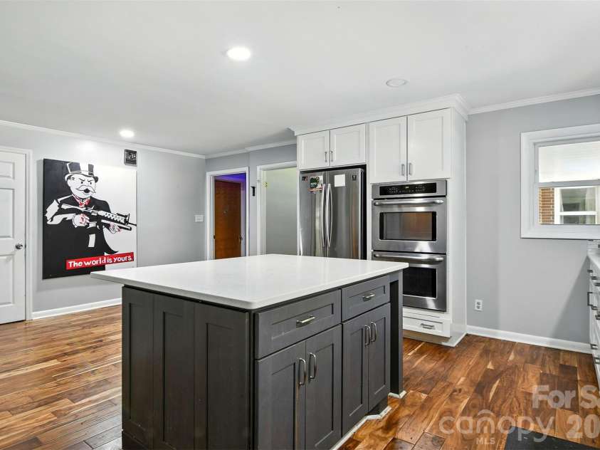 26 33rd Avenue, Hickory, NC 28601.  MLS# CAR4283584, YatesRealty ID 4526. 