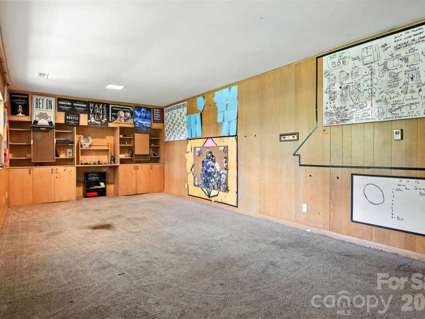 26 33rd Avenue, Hickory, NC 28601.  MLS# CAR4283584, YatesRealty ID 4526. 