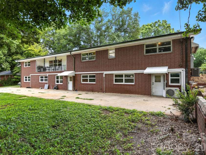 26 33rd Avenue, Hickory, NC 28601.  MLS# CAR4283584, YatesRealty ID 4526. 