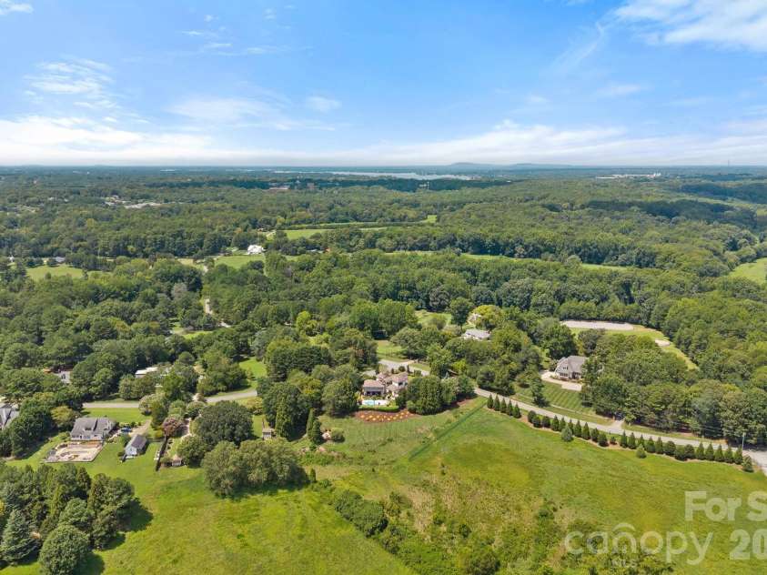 1807 Charden Road, Davidson, NC 28036.  MLS# CAR4410919, YatesRealty ID 45262. 
