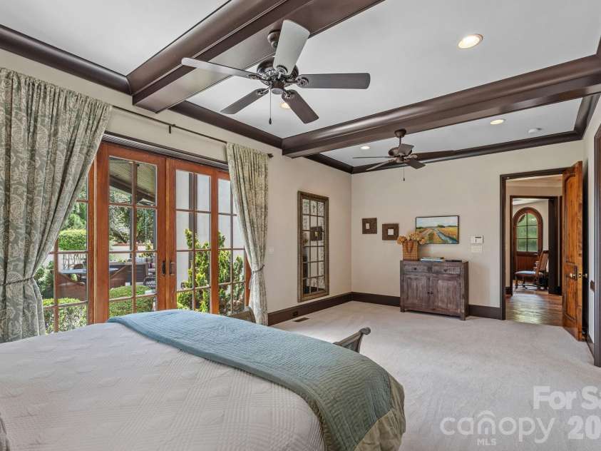 1807 Charden Road, Davidson, NC 28036.  MLS# CAR4410919, YatesRealty ID 45262. Extensive millwork, trim and architectural details.