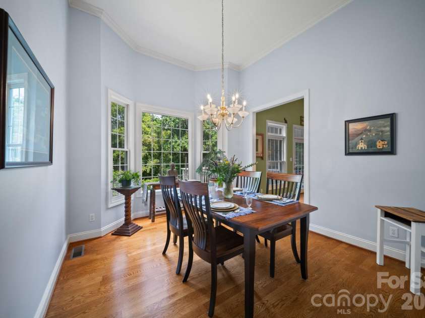 210 Clear Vista Circle, Asheville, NC 28805.  MLS# CAR4411634, YatesRealty ID 45263. Formal Dining