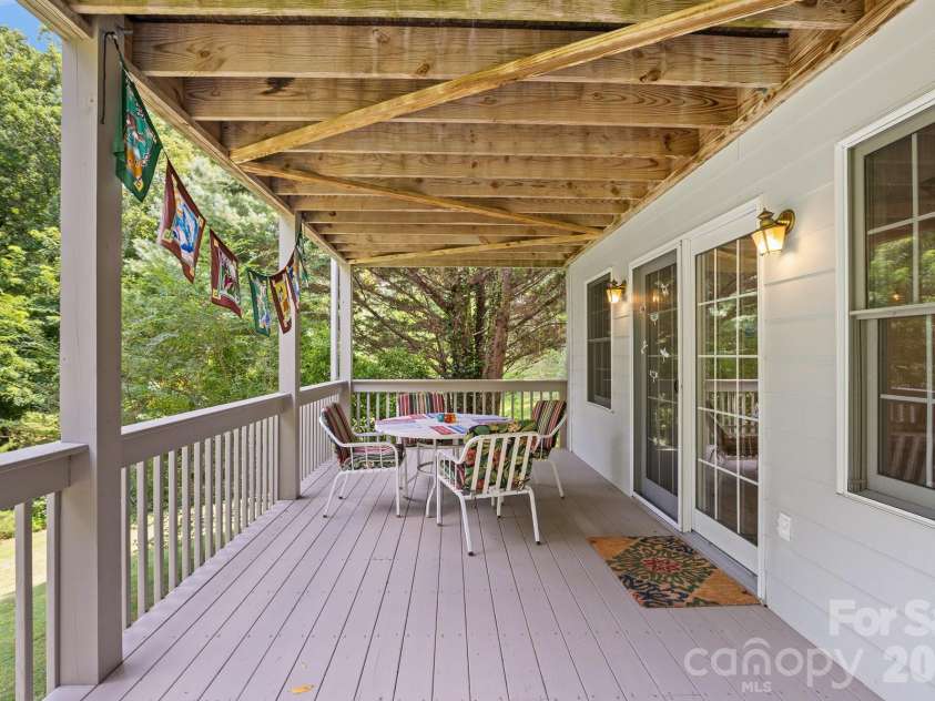 210 Clear Vista Circle, Asheville, NC 28805.  MLS# CAR4411634, YatesRealty ID 45263. Lower deck