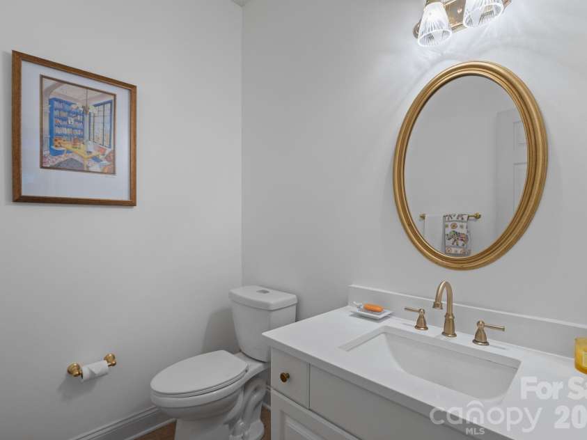 210 Clear Vista Circle, Asheville, NC 28805.  MLS# CAR4411634, YatesRealty ID 45263. Main Level 1/2 Bath