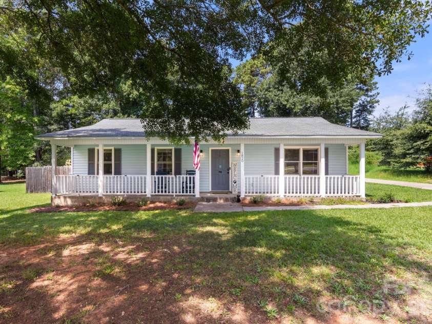 1820 Bridgewood Drive, Lancaster, SC 29720.  MLS# CAR4410487, YatesRealty ID 45264. Welcome home!