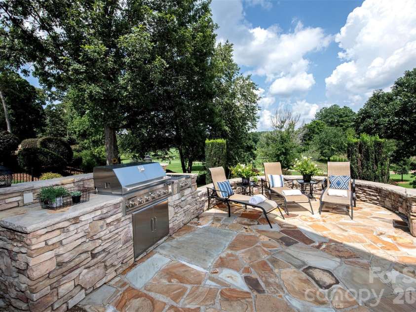 14905 Mcleary Circle, Charlotte, NC 28277.  MLS# CAR4410843, YatesRealty ID 45266. 