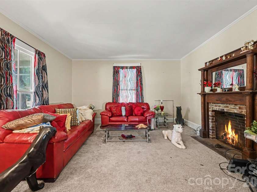821 MAIN Street, Salisbury, NC 28144.  MLS# CAR4407765, YatesRealty ID 45267. 