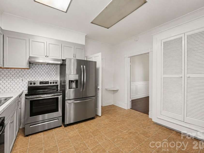 821 MAIN Street, Salisbury, NC 28144.  MLS# CAR4407765, YatesRealty ID 45267. 