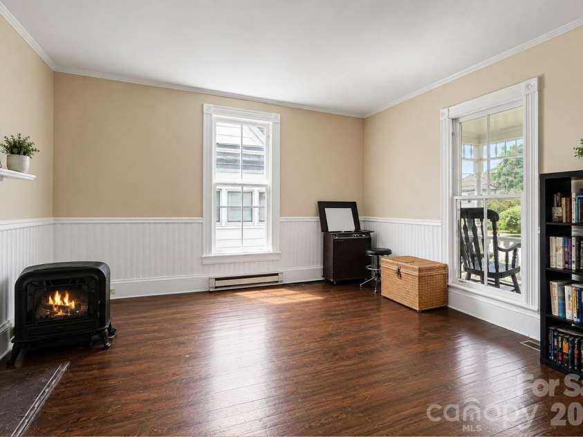 821 MAIN Street, Salisbury, NC 28144.  MLS# CAR4407765, YatesRealty ID 45267. 