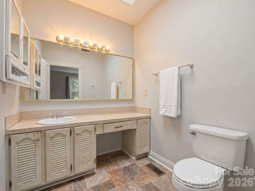 821 MAIN Street, Salisbury, NC 28144.  MLS# CAR4407765, YatesRealty ID 45267. 