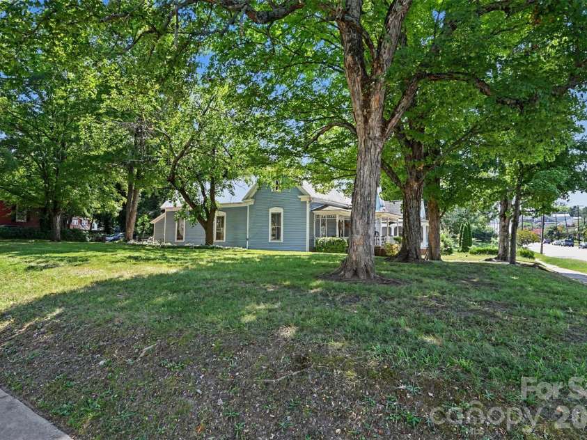 821 MAIN Street, Salisbury, NC 28144.  MLS# CAR4407765, YatesRealty ID 45267. 