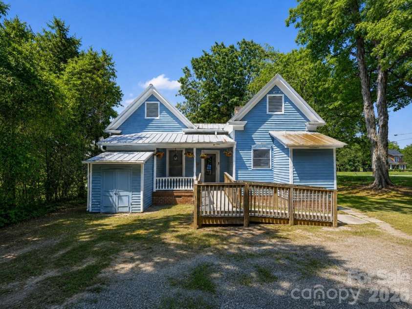 821 MAIN Street, Salisbury, NC 28144.  MLS# CAR4407765, YatesRealty ID 45267. 