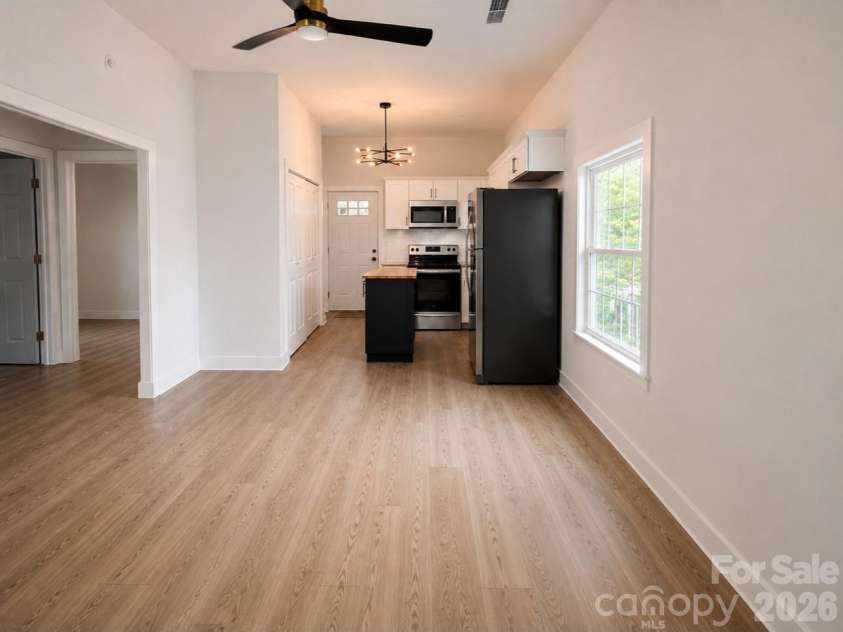 207 Chestnut Street, Gaffney, SC 29340.  MLS# CAR4409310, YatesRealty ID 45268. 