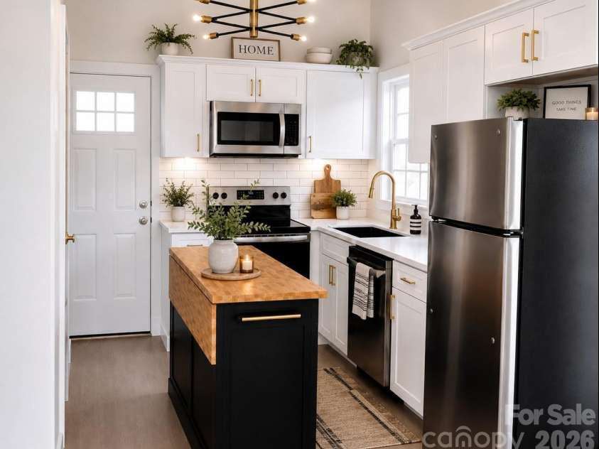 207 Chestnut Street, Gaffney, SC 29340.  MLS# CAR4409310, YatesRealty ID 45268. 