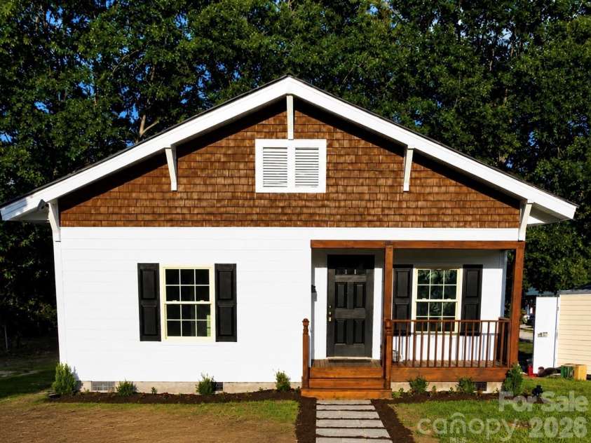 207 Chestnut Street, Gaffney, SC 29340.  MLS# CAR4409310, YatesRealty ID 45268. 