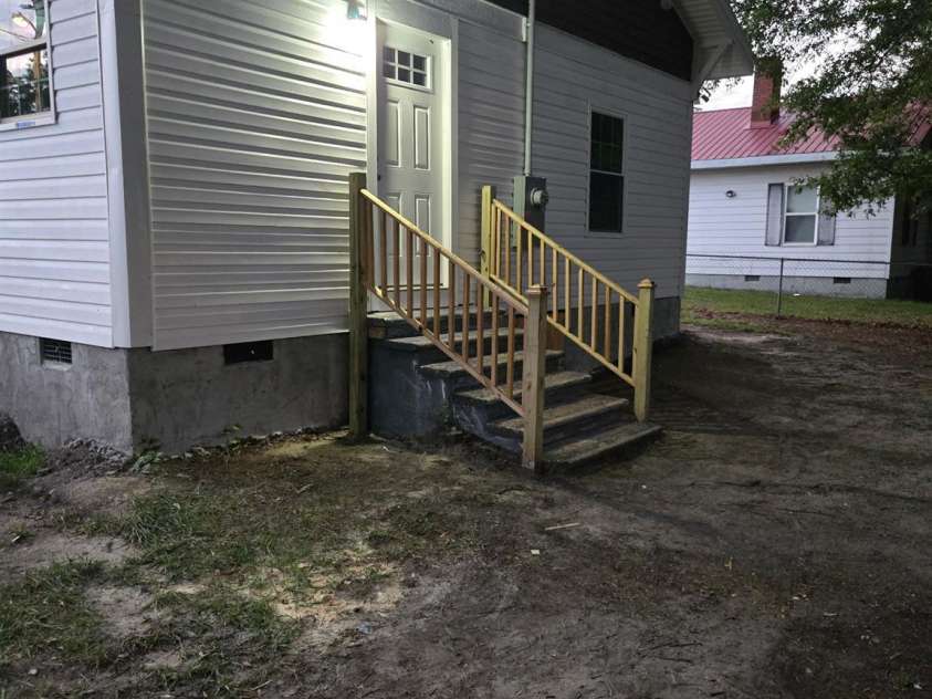 207 Chestnut Street, Gaffney, SC 29340.  MLS# CAR4409310, YatesRealty ID 45268. 
