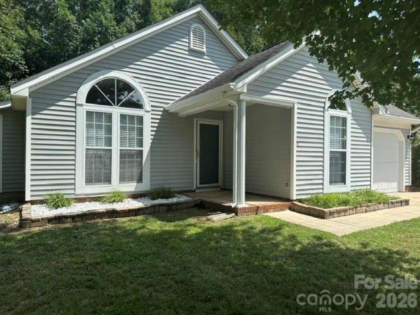 9022 Brad Court, Matthews, NC 28104.  MLS# CAR4407357, YatesRealty ID 45269. 