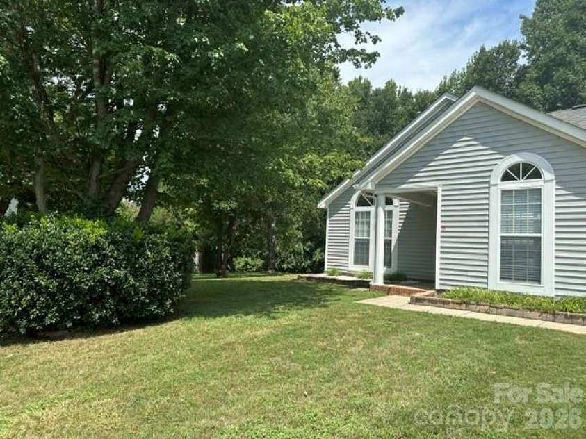 9022 Brad Court, Matthews, NC 28104.  MLS# CAR4407357, YatesRealty ID 45269. 
