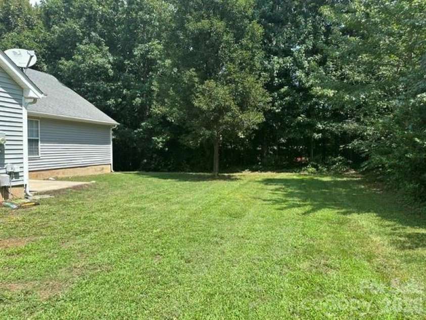 9022 Brad Court, Matthews, NC 28104.  MLS# CAR4407357, YatesRealty ID 45269. 