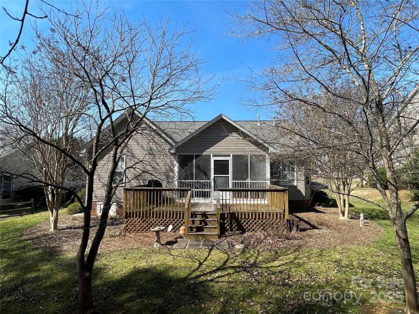 104 Johnsbury Drive, Stanley, NC 28164.  MLS# CAR4232995, YatesRealty ID 4527. 