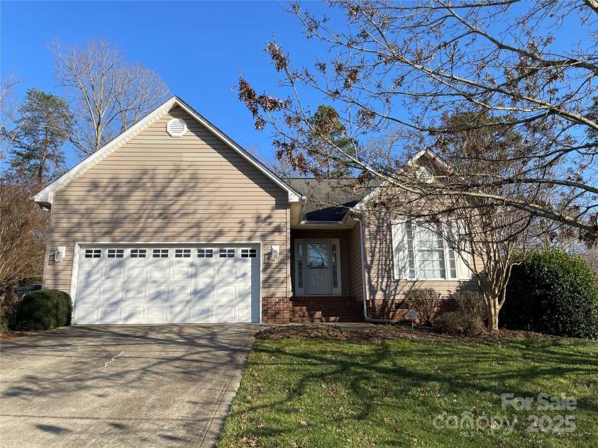 104 Johnsbury Drive, Stanley, NC 28164.  MLS# CAR4232995, YatesRealty ID 4527. 