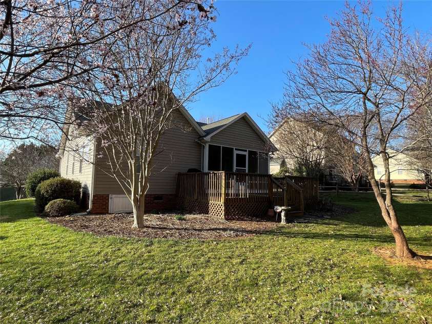 104 Johnsbury Drive, Stanley, NC 28164.  MLS# CAR4232995, YatesRealty ID 4527. 